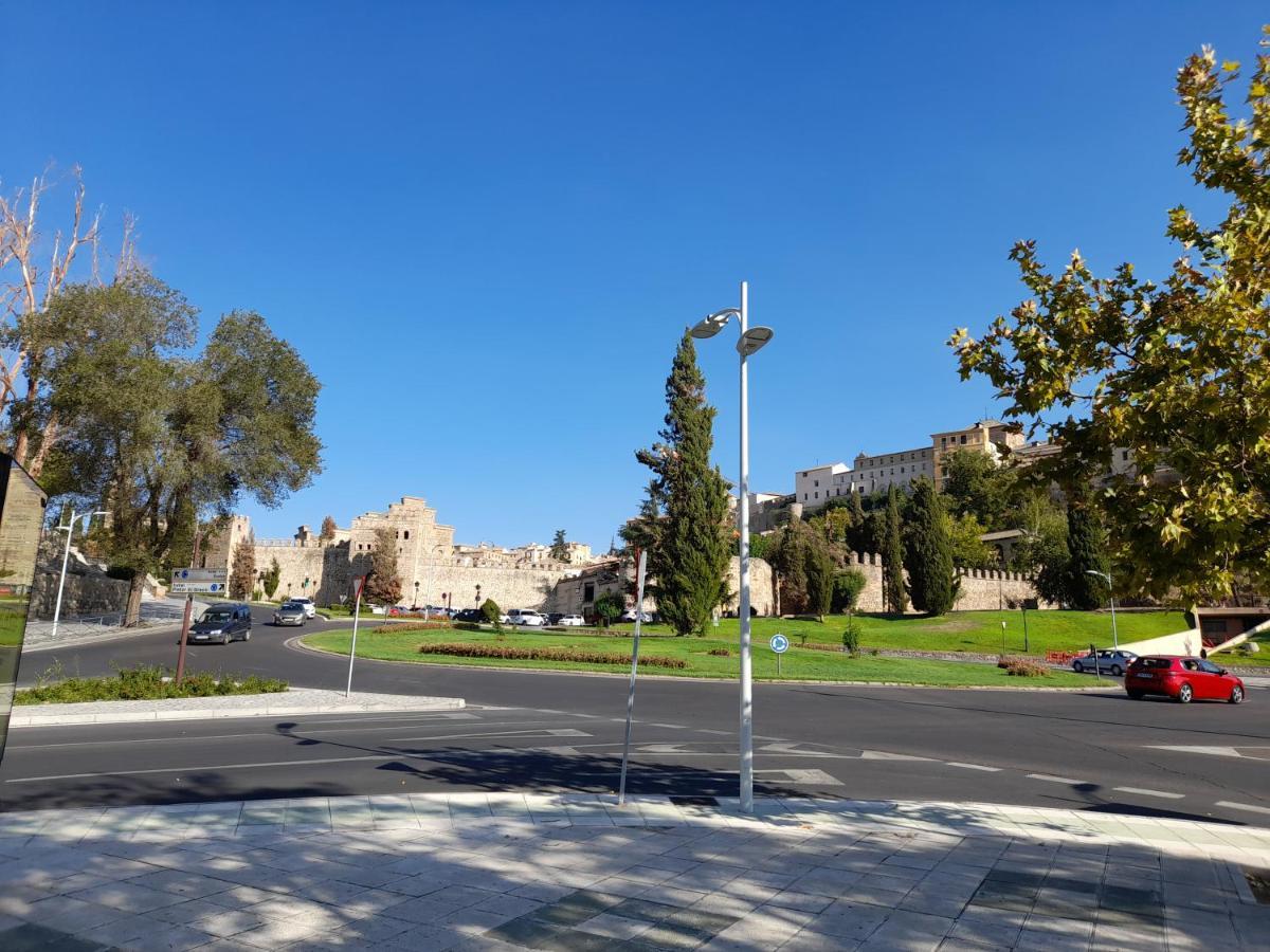 No Fiestas, 5 Dormitorios Solo Familias, Parejas O Trabajo Parking Publico Gratis A 300M Toledo Exteriér fotografie